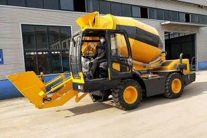 HMC450 Self-loading Concrete Mixer in San Jose de Monte